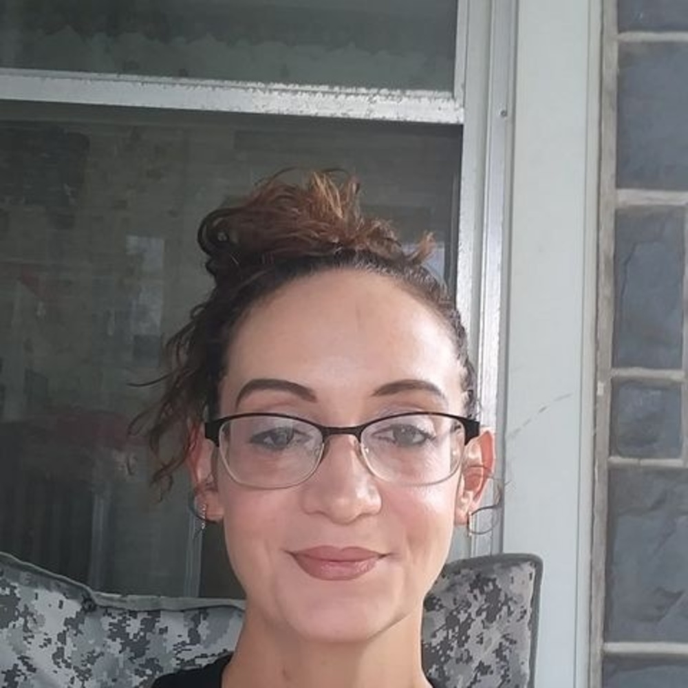 Meet your Posher, Crystal